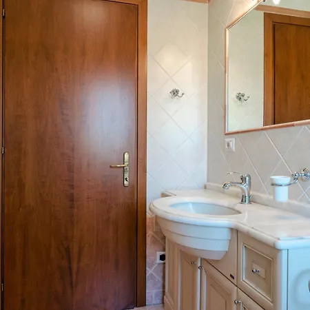 Apartmán I Broli - Lovely Nest With Pool Polpenazze del Garda